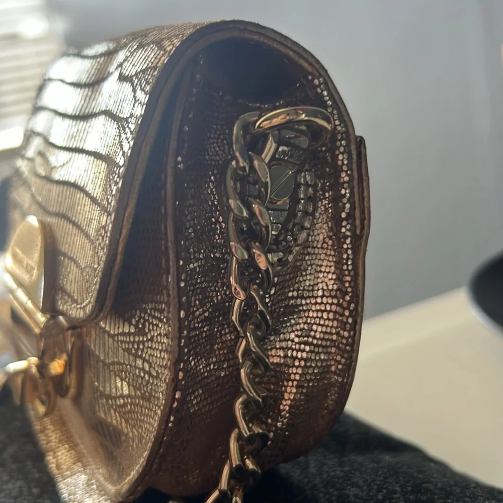 MICHAEL KORS Mini CRISS BODY BAG!! Gold tone - Picture 4 of 13